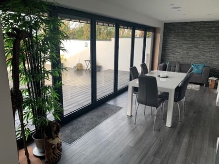 aluminium bifold doors in kitchen diner extension