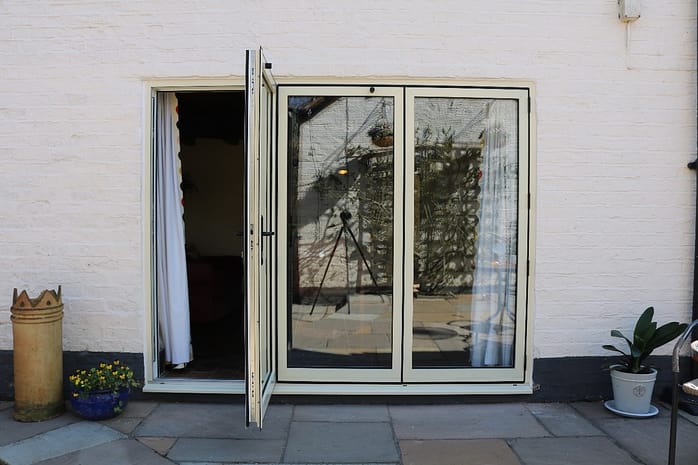 3 pane bifolding door