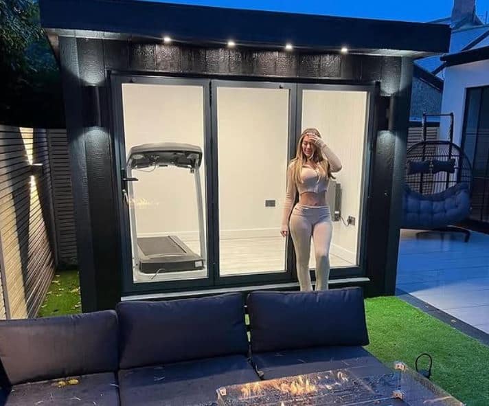 chloe ferry chooses uk doors online