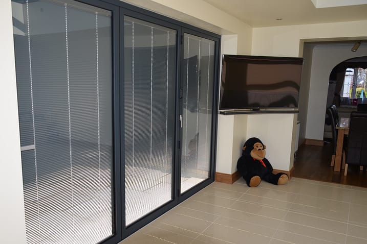 aluminium doors with integral blinds
